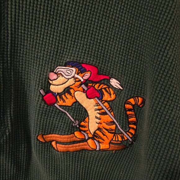 Vintage The Disney Store Skiing Tigger Henley Shirt Green L - Picture 3 of 4